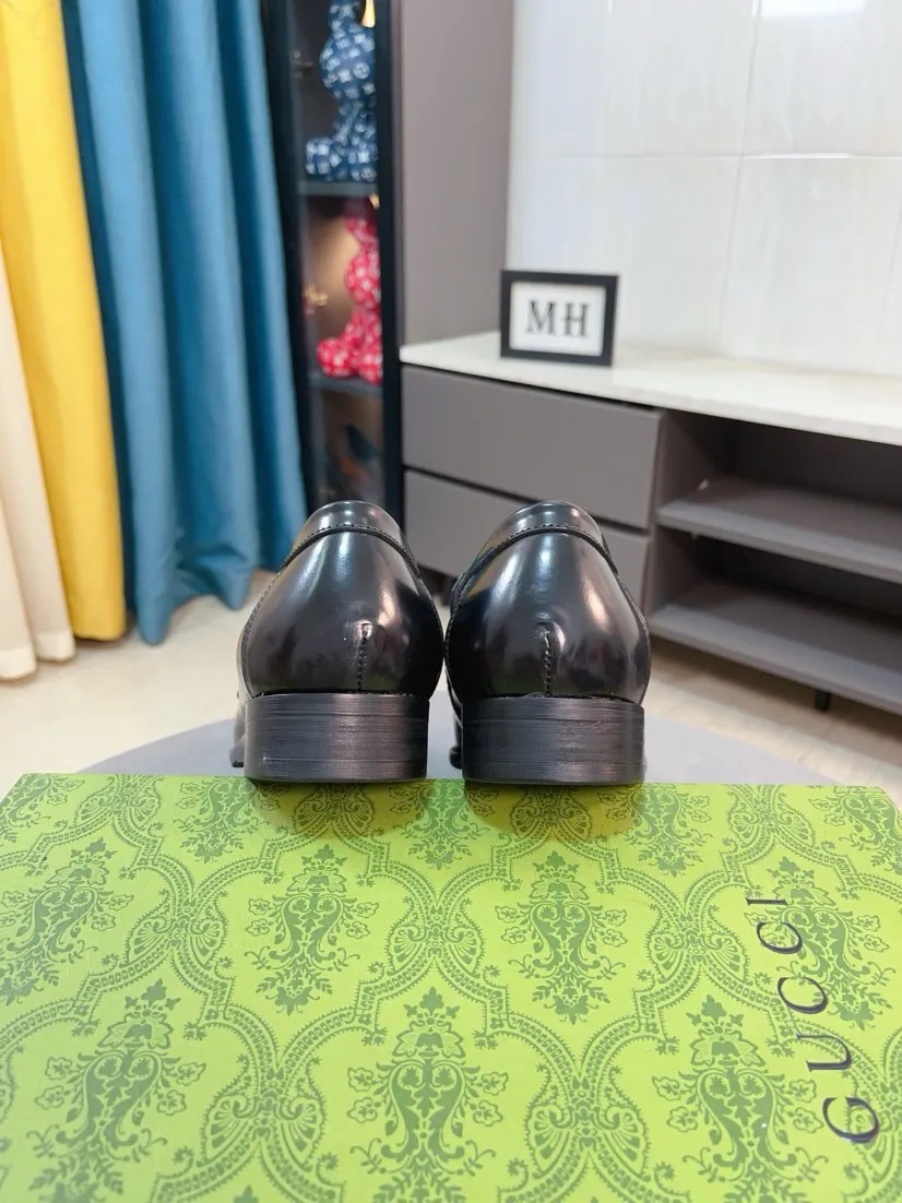 Men's shoes 💰500🌹🌹[GUCCI Gucci] A new style of formal men's leather shoes is coming ~ The original quality upper is made of Italian cowhide➕The leather is soft and delicate, comfortable and soft. The top layer of genuine leather, rubber wear-resistant outsole, the shoe shape is dignified and domineering, and the luxury charm is not concealed! The natural and free nouveau riche leads the trend. Code number: 38-44